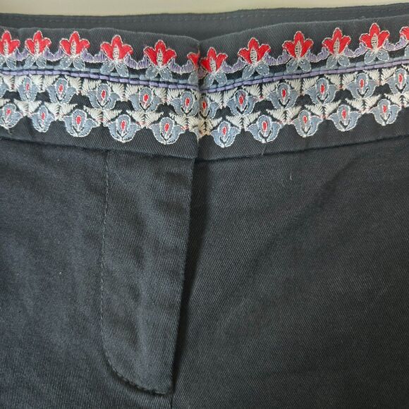 LOFT Black Embroidered Shorts Size 00 NWT Boho Floral Trim - Picture 3 of 11